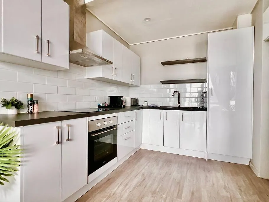 Burleigh Retreat Near Beach, Free Wi-fi Gold Coast