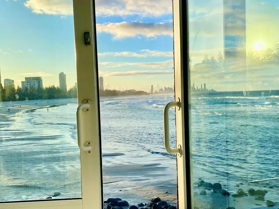 Apartment Burleigh Retreat Near Beach, Free Wi-fi
