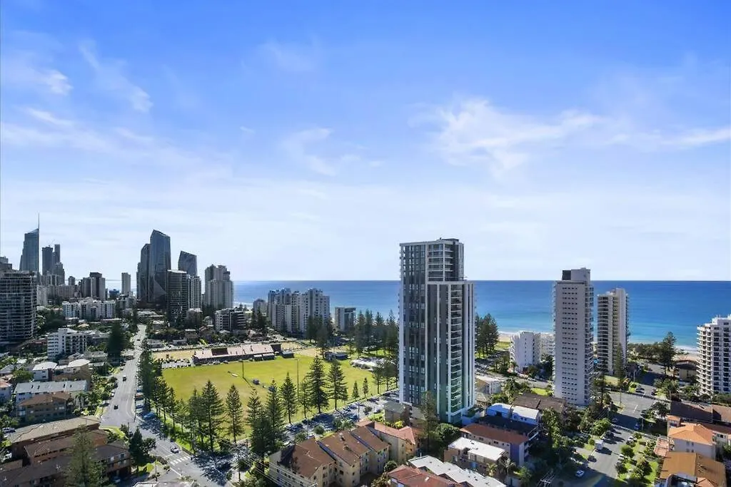 アパート Broadbeach Elegant With Views!