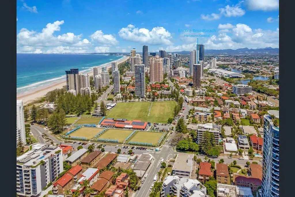Broadbeach Elegant With Views! アパート ゴールドコースト