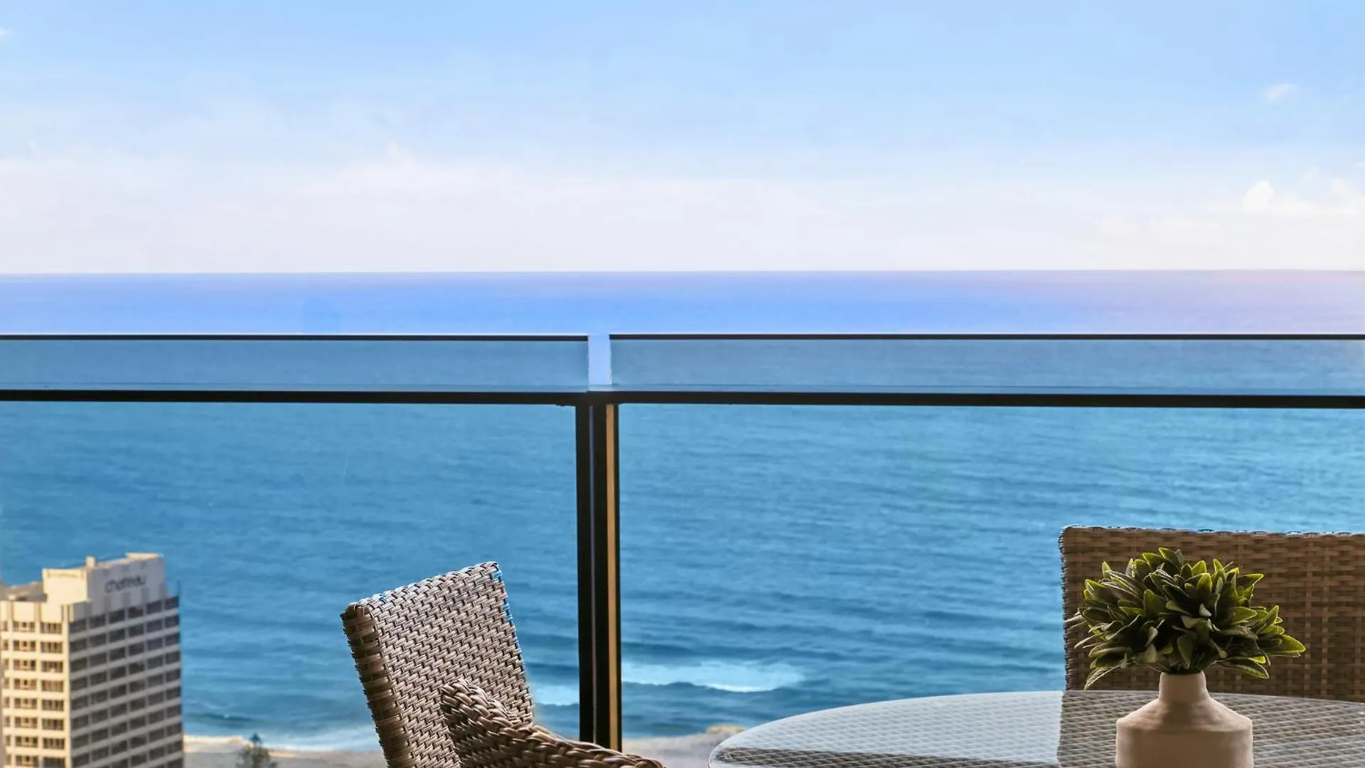 Circle On Cavill Luxe 2-bed With Views & Pool Apartment Gold Coast