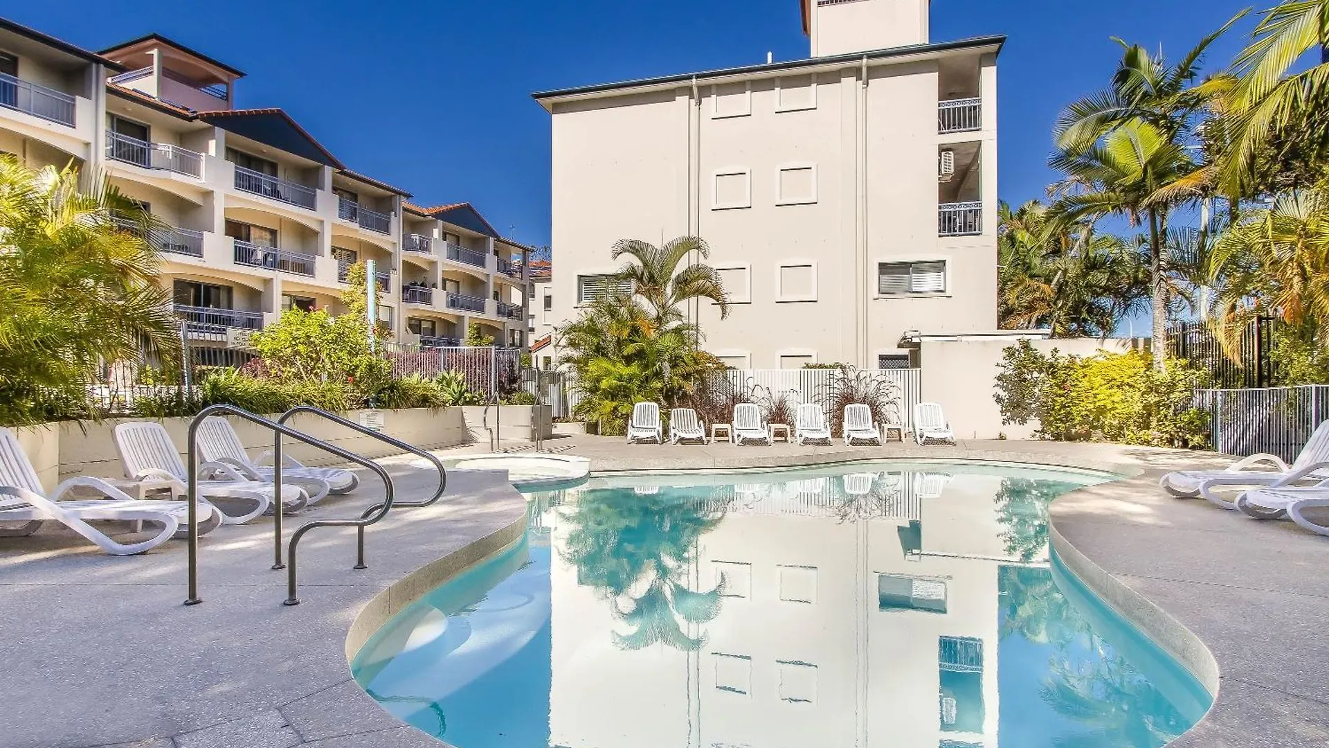 Bella Mare Coolangatta Beachside 4*