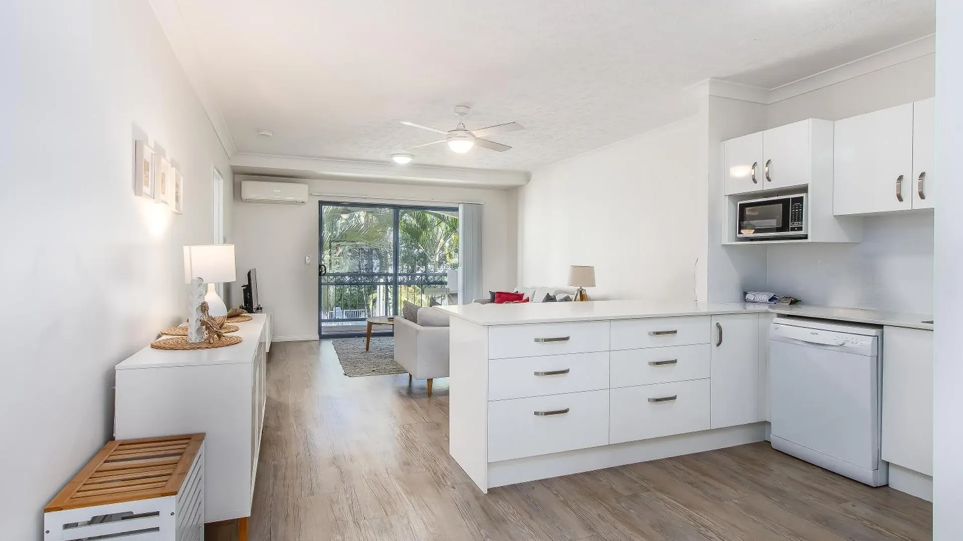 Bella Mare Coolangatta Beachside Aparthotel Gold Coast
