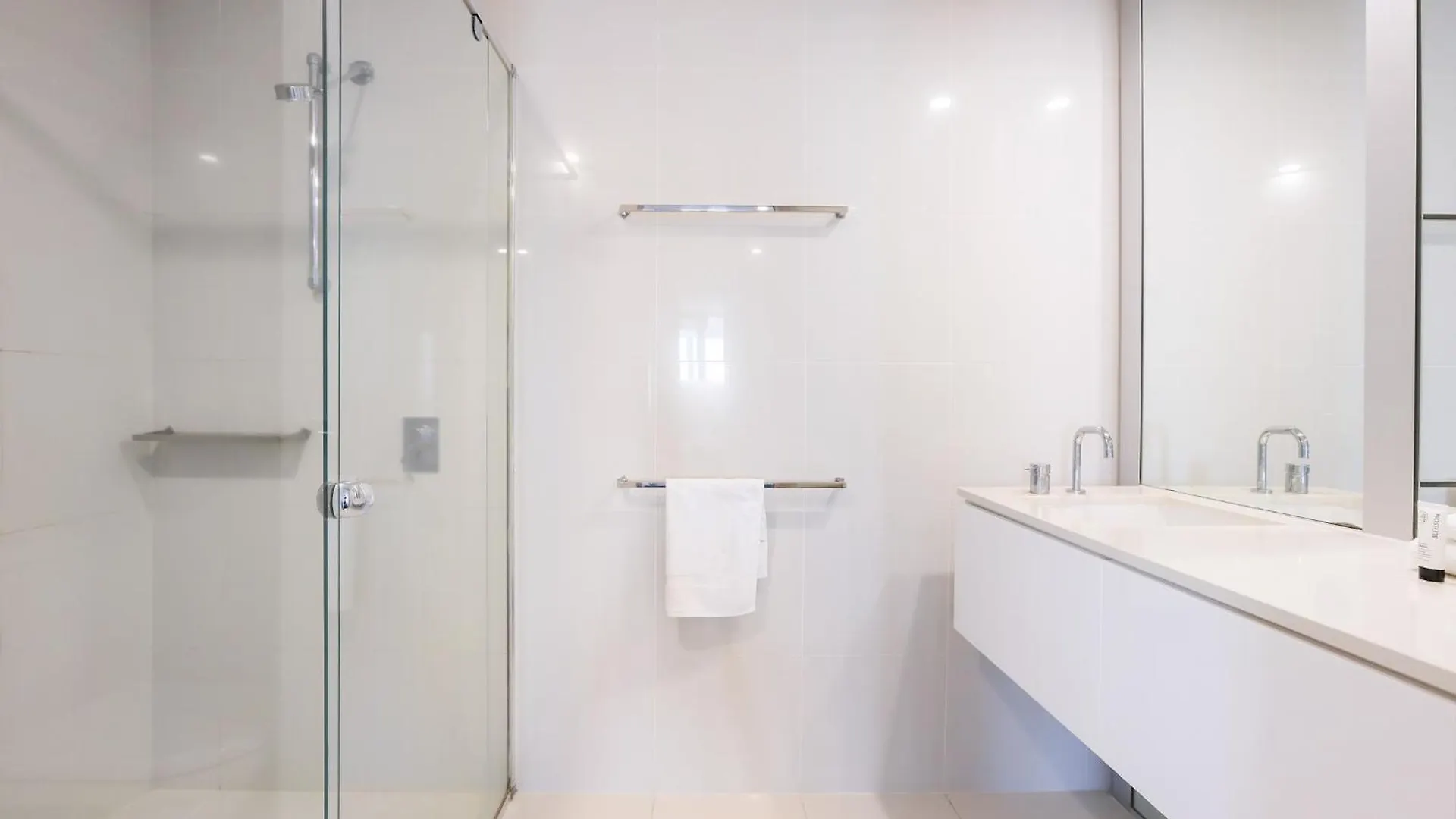 Tallest Tower Skyhomes | 9 Hamilton Avenue * Gold Coast