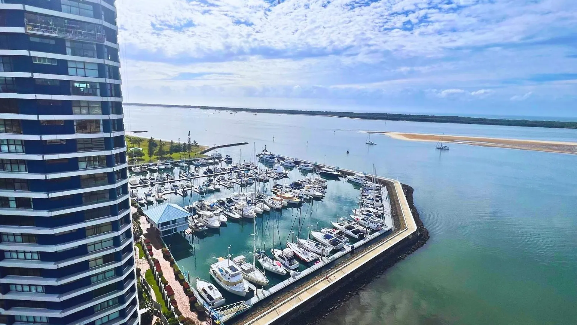 Aparthotel Broadwater Shores Waterfront Gold Coast