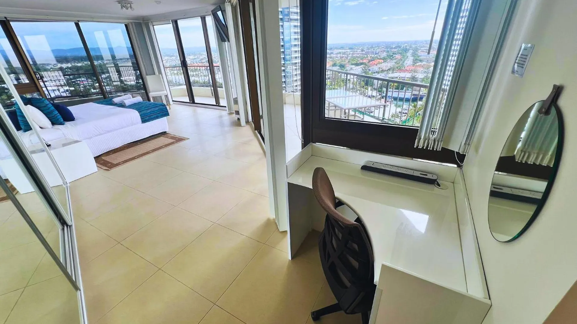 Broadwater Shores Waterfront 3* Gold Coast