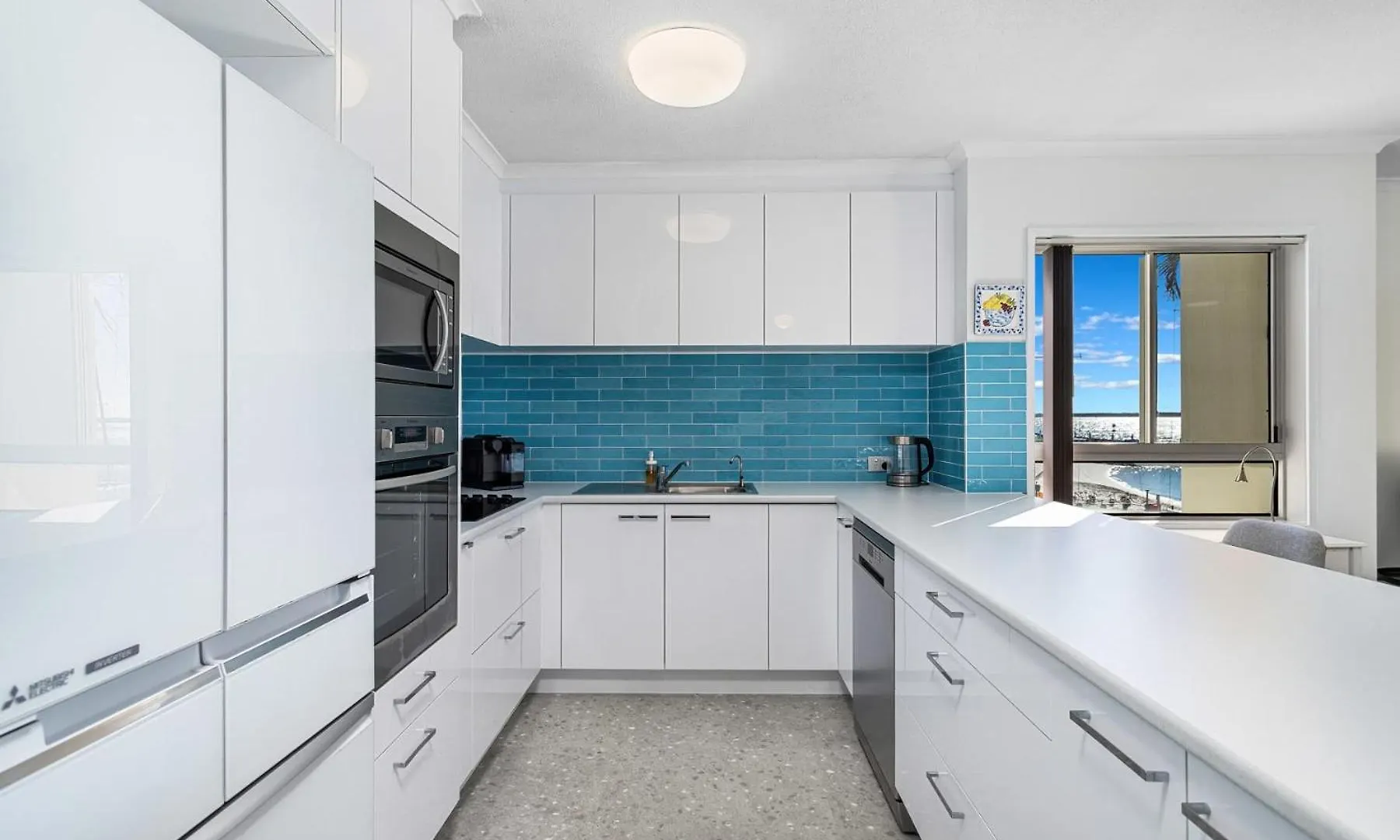 Poinsettia Beach Broadwater Retreat