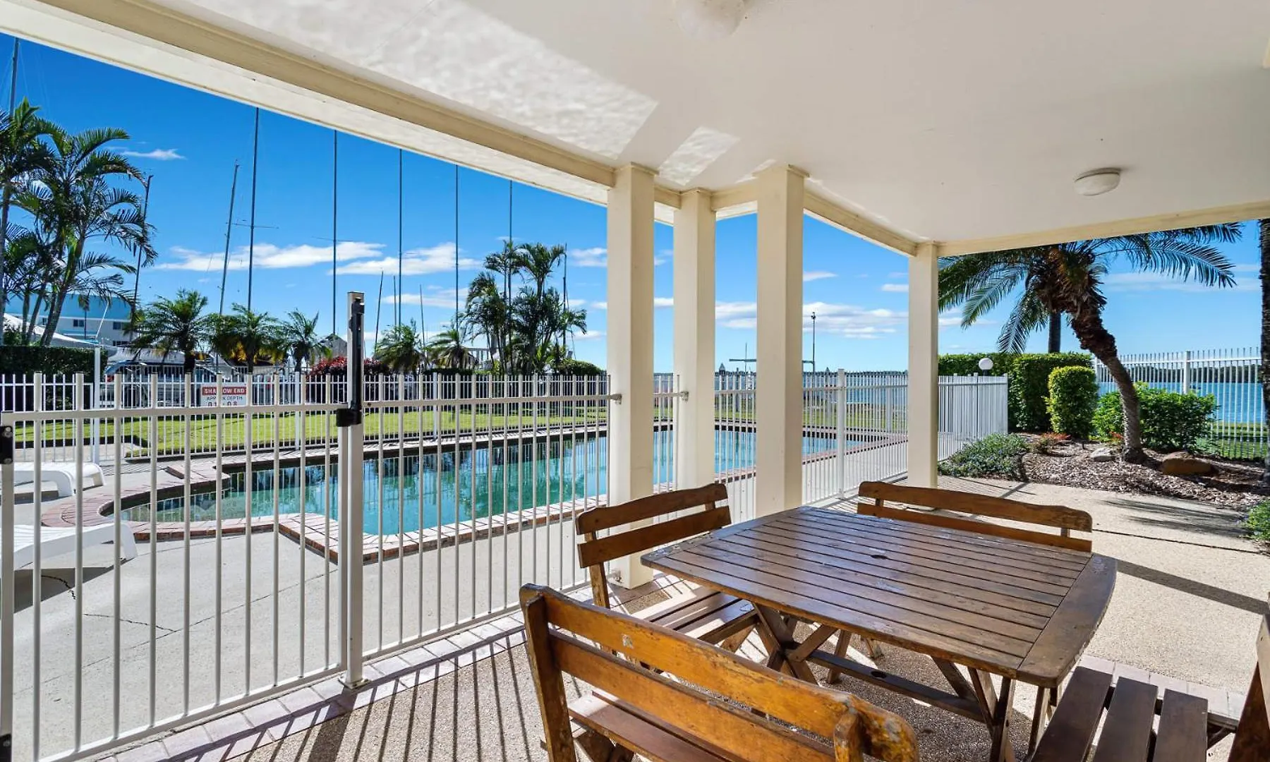 Poinsettia Beach Broadwater Retreat * Gold Coast