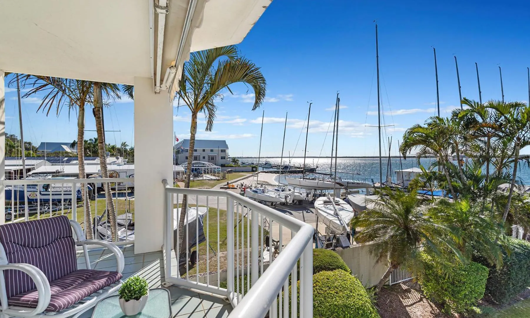Poinsettia Beach Broadwater Retreat Gold Coast