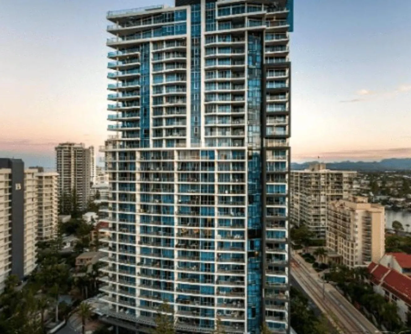 Artique 3 Bedroom Close To The - Coasthm Apartment Gold Coast