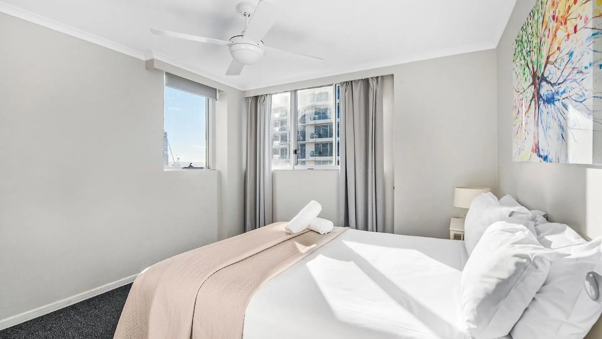 Apartment Beachfront Two Bedroom Broadbeach - Coasthm Gold Coast