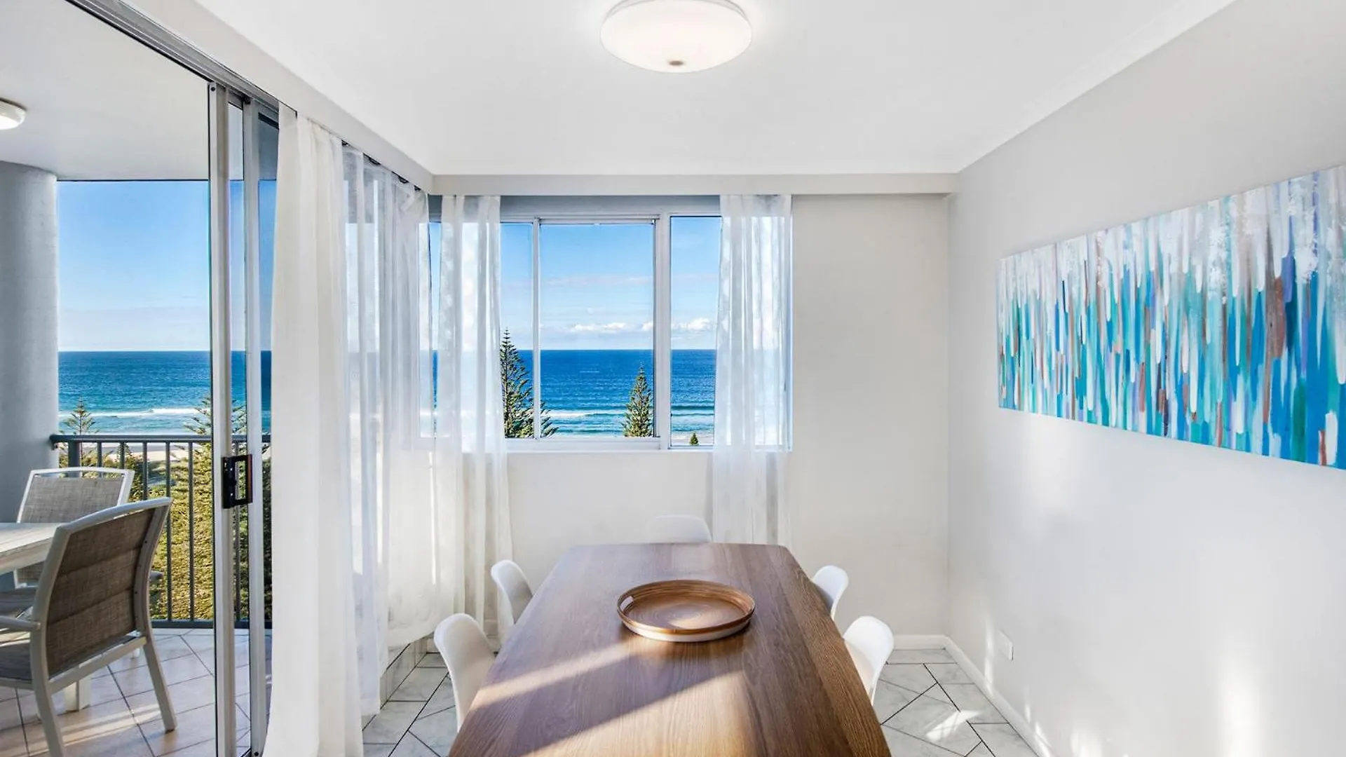 Beachfront Two Bedroom Broadbeach - Coasthm Apartment Gold Coast