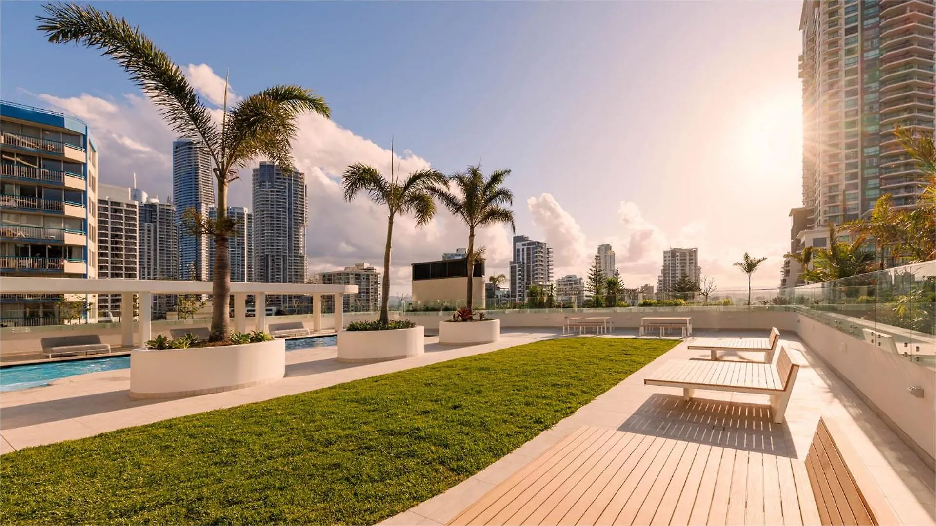 Apartment New Build Meriton Beachfront