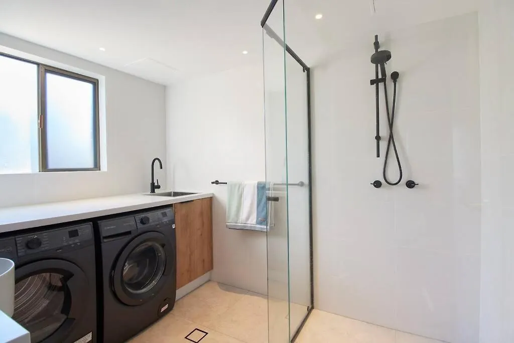 Apartment Beachside Palm Luxury - 2 Bedroom Gold Coast