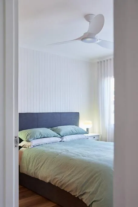 Beachside Palm Luxury - 2 Bedroom Gold Coast