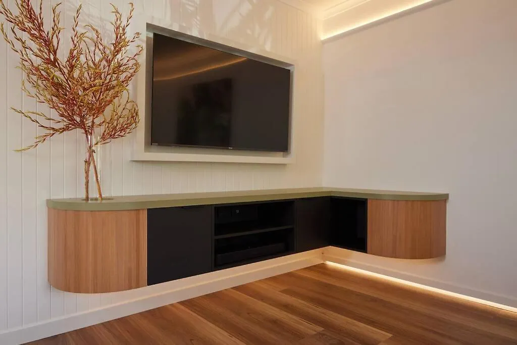 Beachside Palm Luxury - 2 Bedroom Apartment Gold Coast