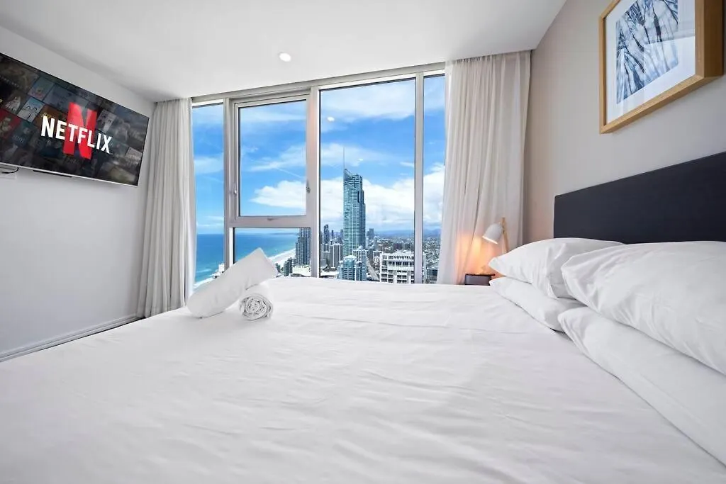 270° Panoramic Hilton Living Apartment