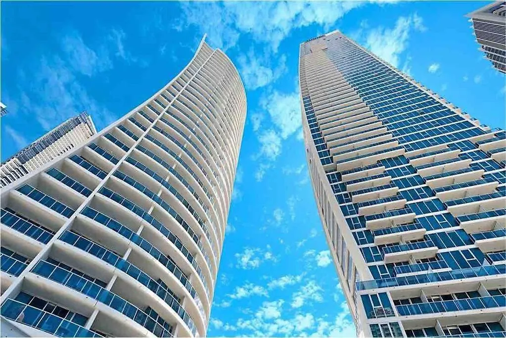 Apartment 270° Panoramic Hilton Living *