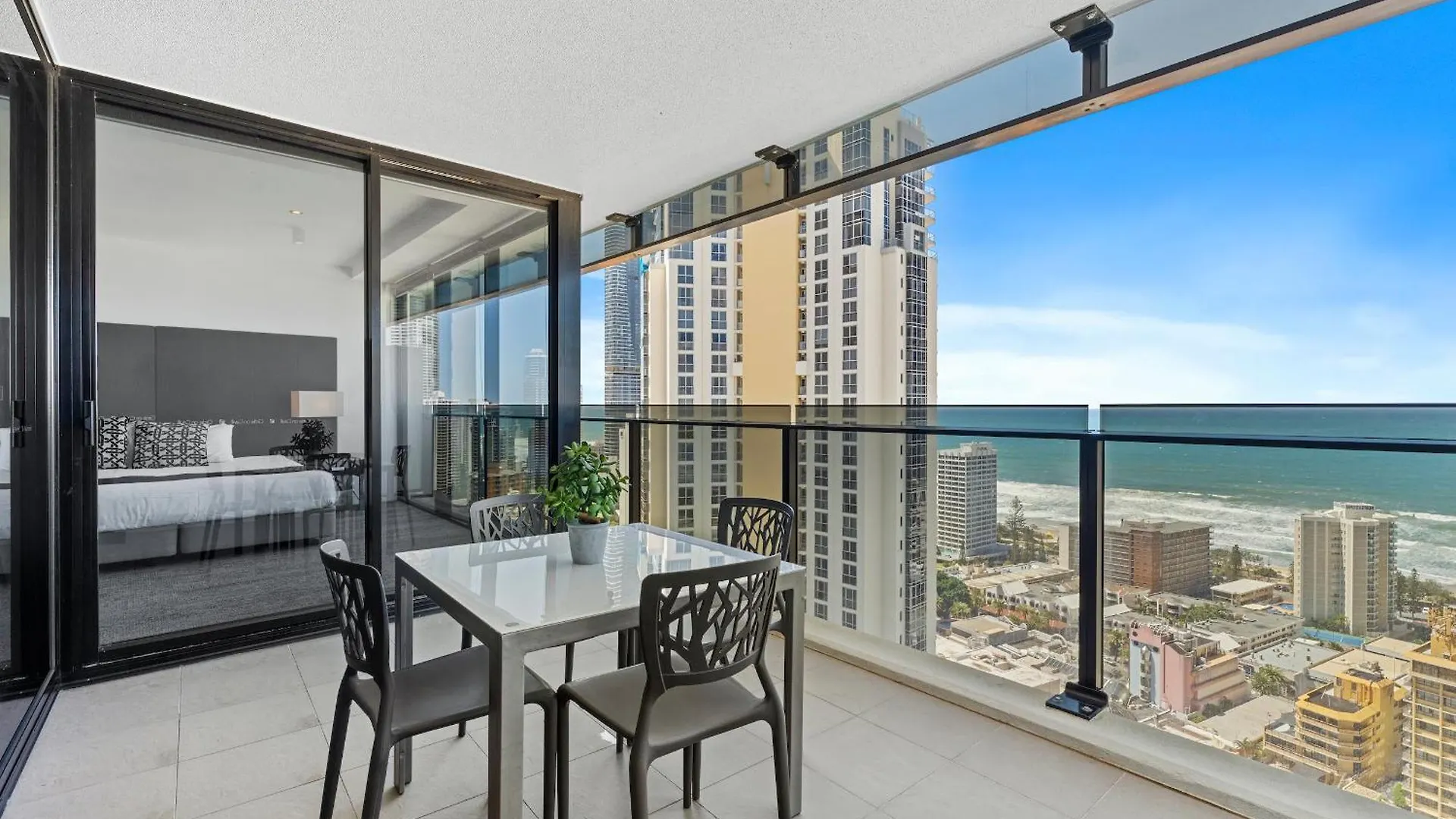 Circle On Cavill - Hosted By Coastal Letting * Gold Coast