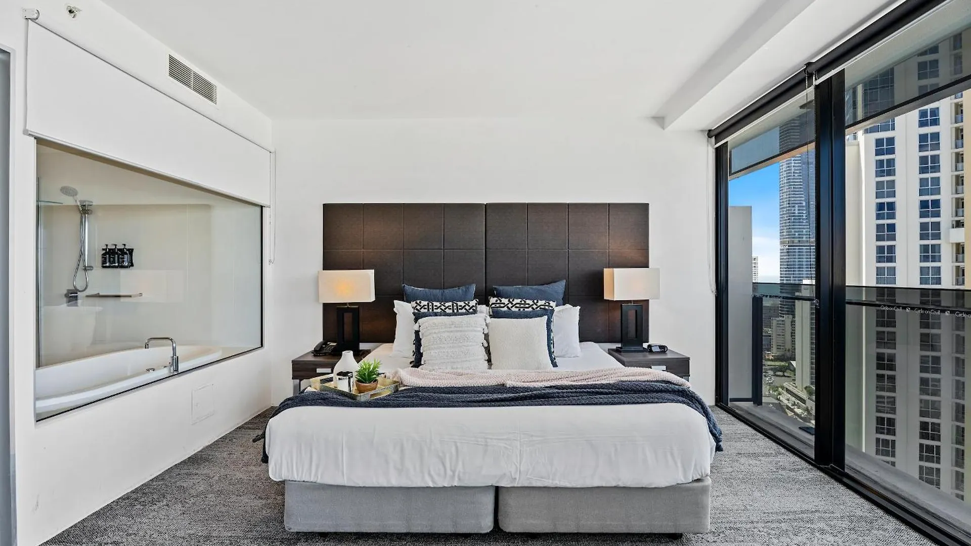 Circle On Cavill - Hosted By Coastal Letting Gold Coast