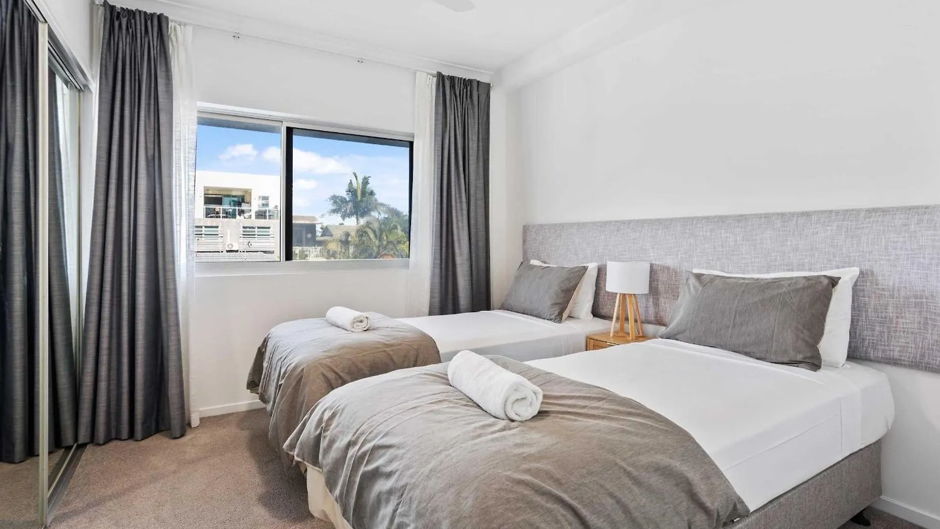 Relax In Luxury At Sunrise Cove Apartment Gold Coast