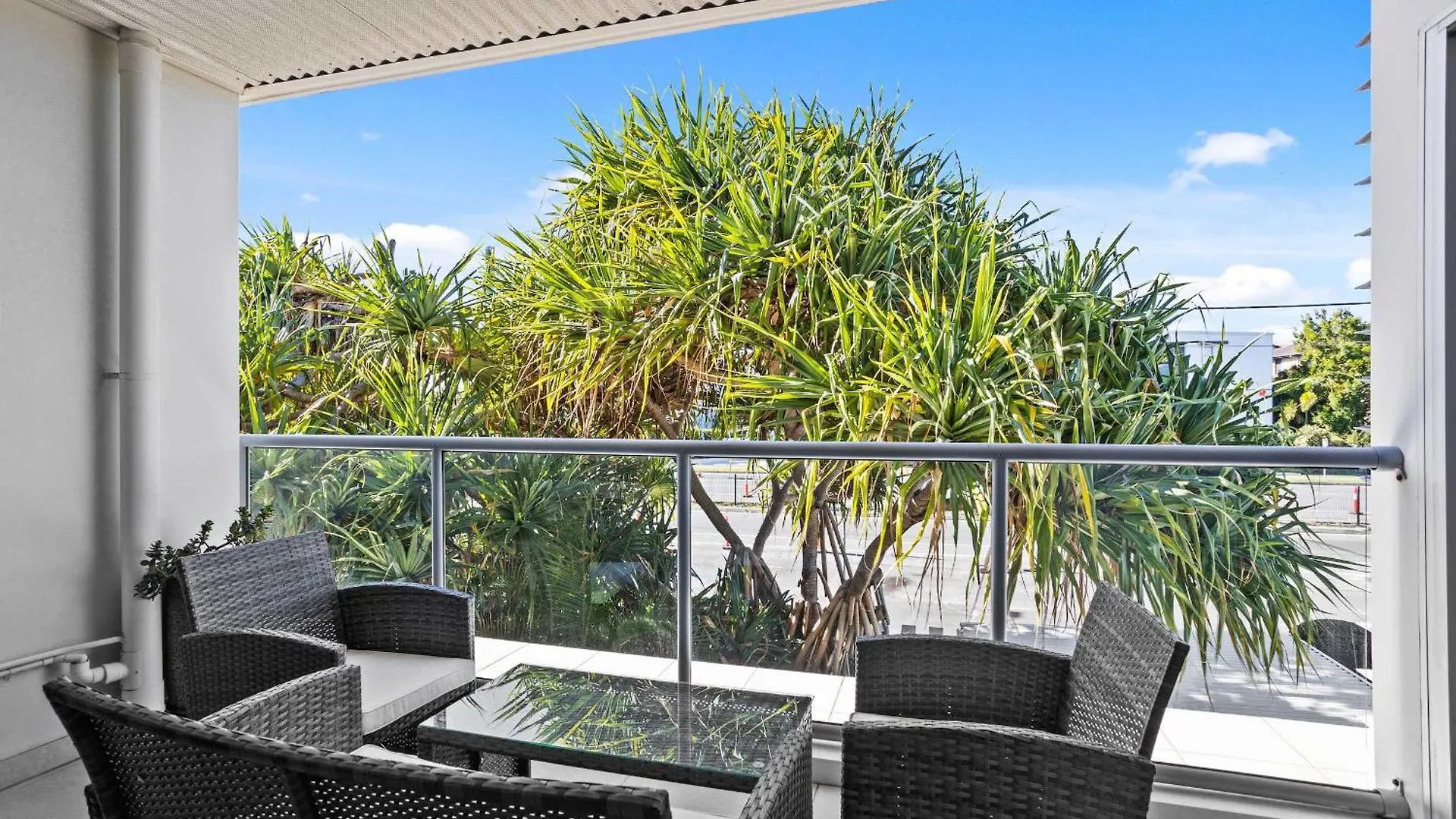 Relax In Luxury At Sunrise Cove