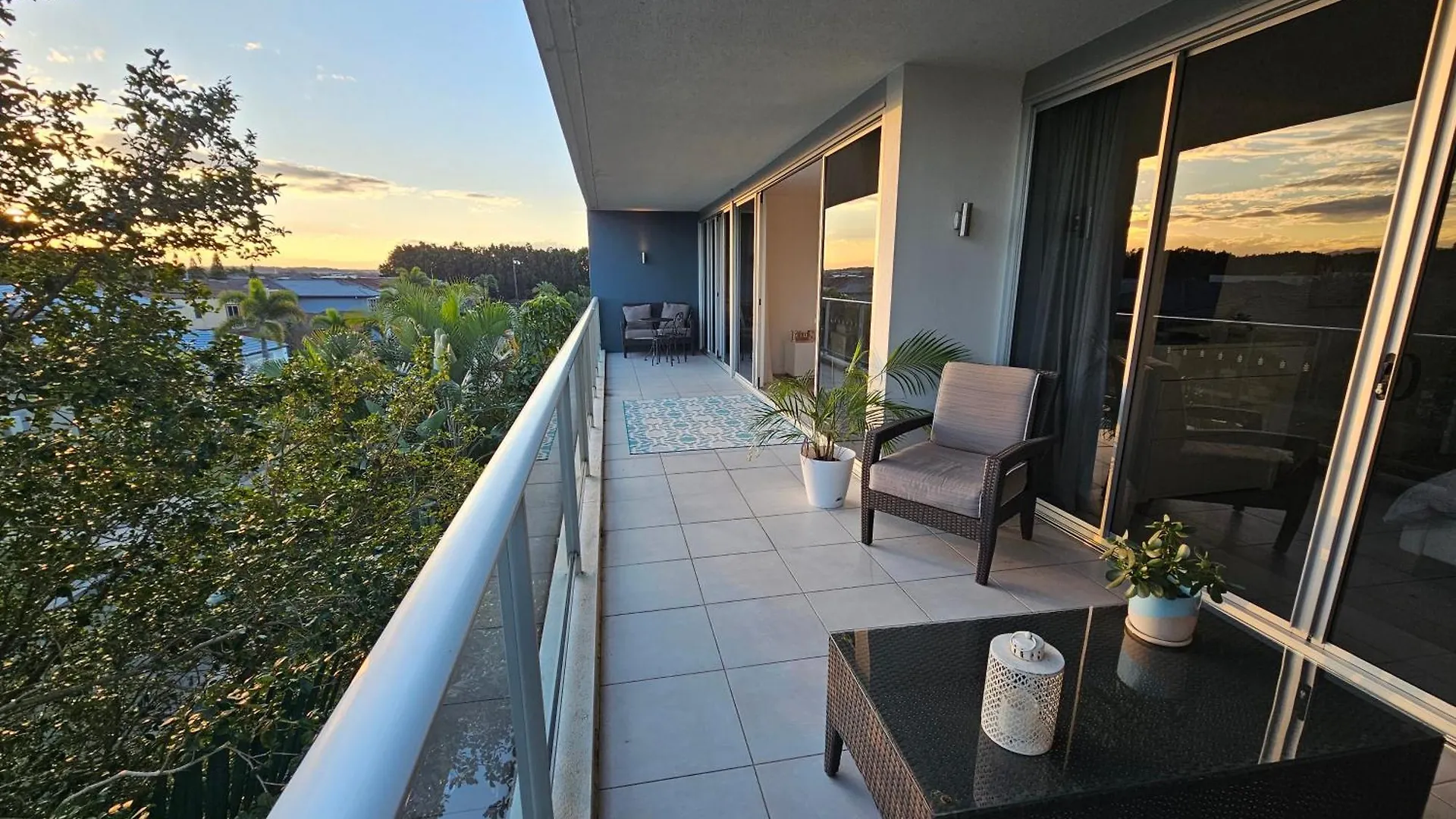 Sunset Views - Spacious Getaway Gold Coast