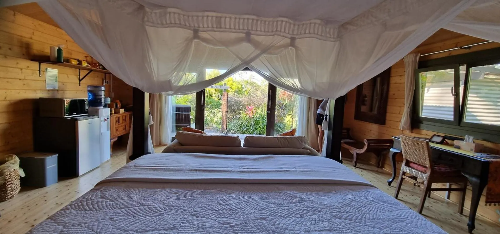 Healing Garden - California King Bed - Uluwatu * Gold Coast