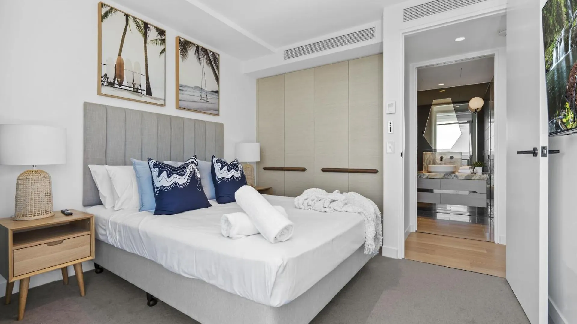 Apartment Luxury Units At The Jewel Residences - Q *