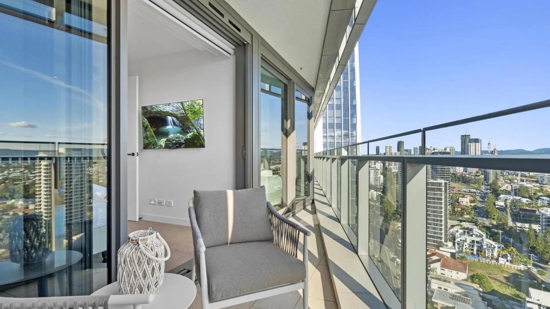Luxury Units At The Jewel Residences - Q Apartment *