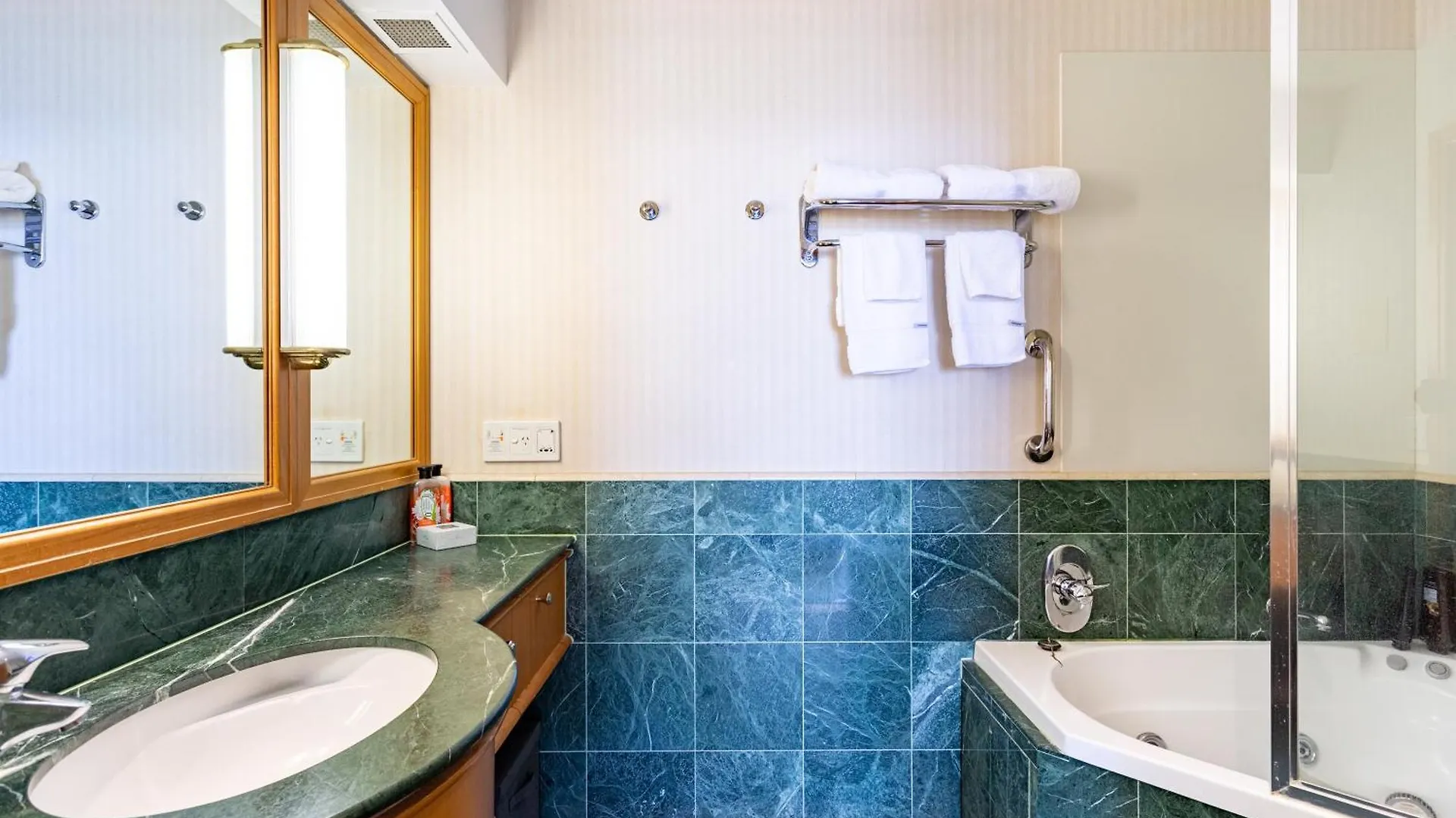 Hotel Luxury Privately Owned Ocean View At O4ks Gold Tower 4*