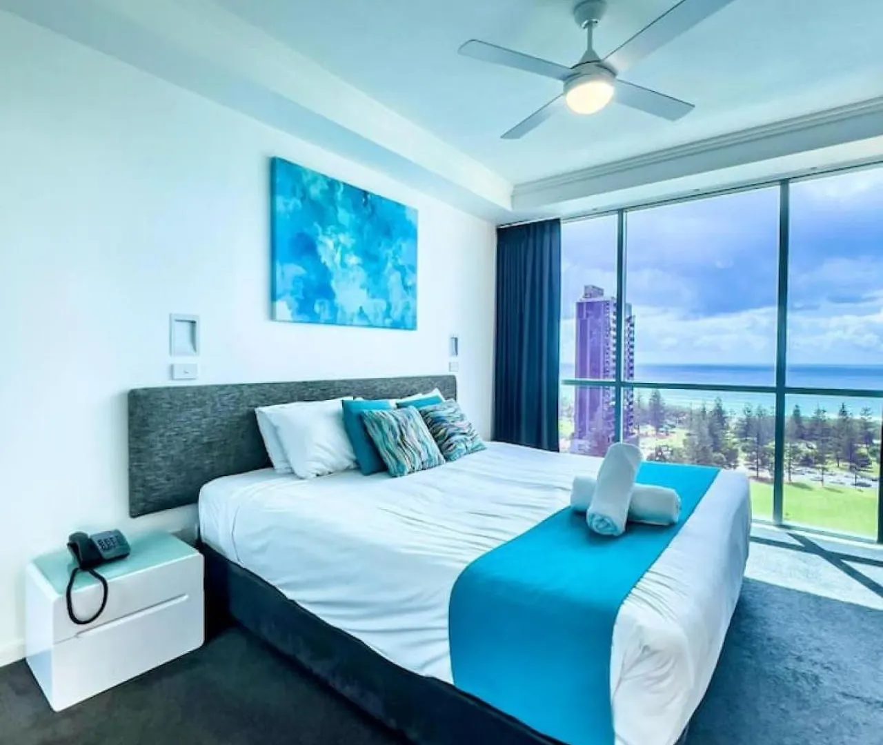 Ocean Whisper Broadbeach Apartment *