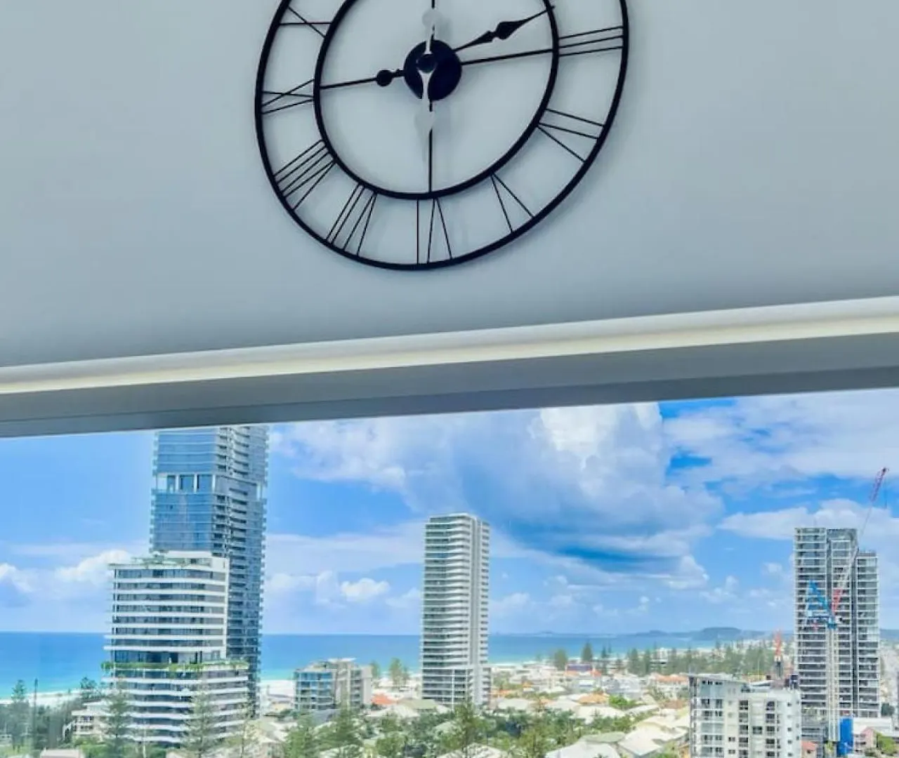 Ocean Whisper Broadbeach Apartment