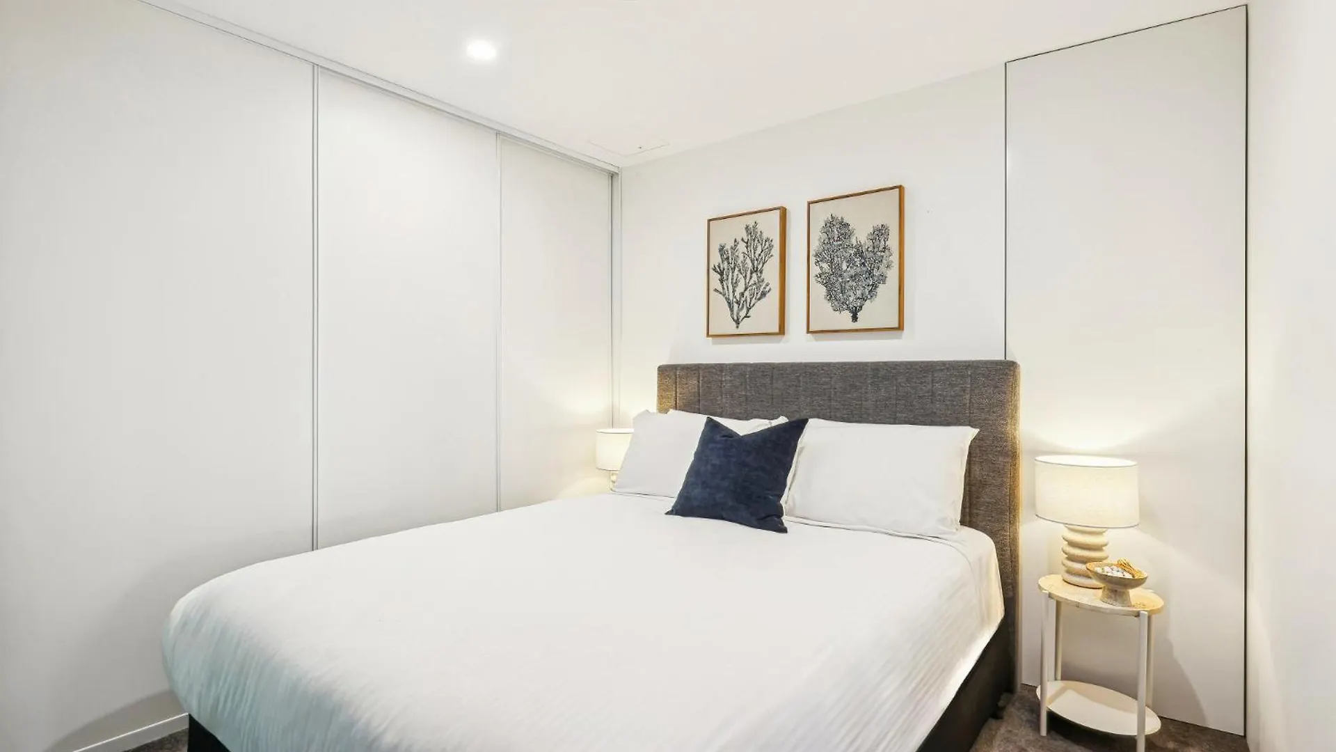 Apartment Circle On Cavill Luxe 2-bed With Views & Pool Gold Coast