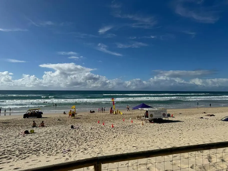 Front Oasis With Private Courtyard Appartement Gold Coast
