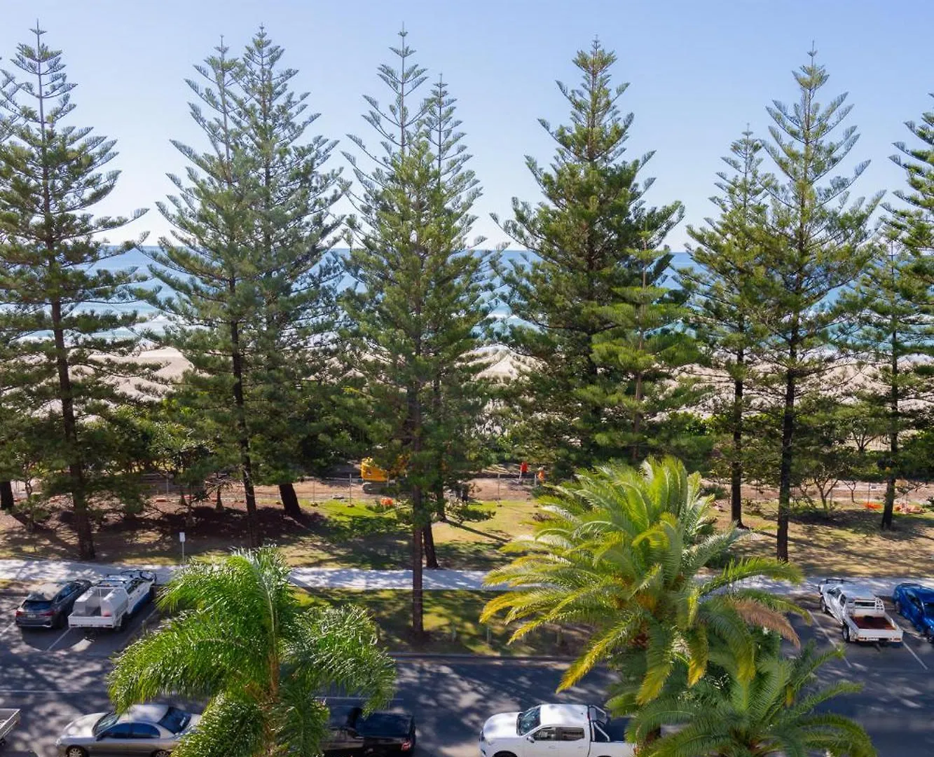 Aparthotel Cashelmara Beachfront 4*