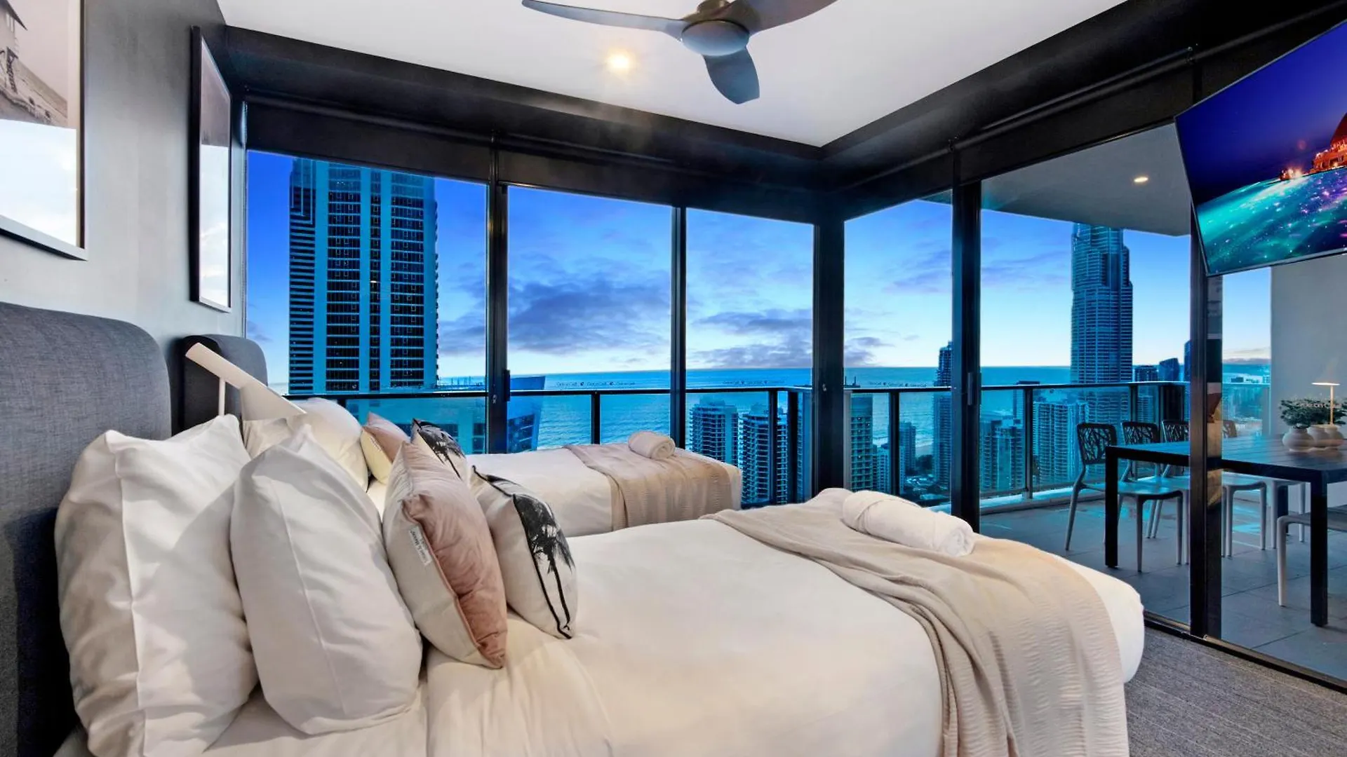 Apartment Two Bedroom Self Contained - Circle On Cavill - Privately Managed Gold Coast