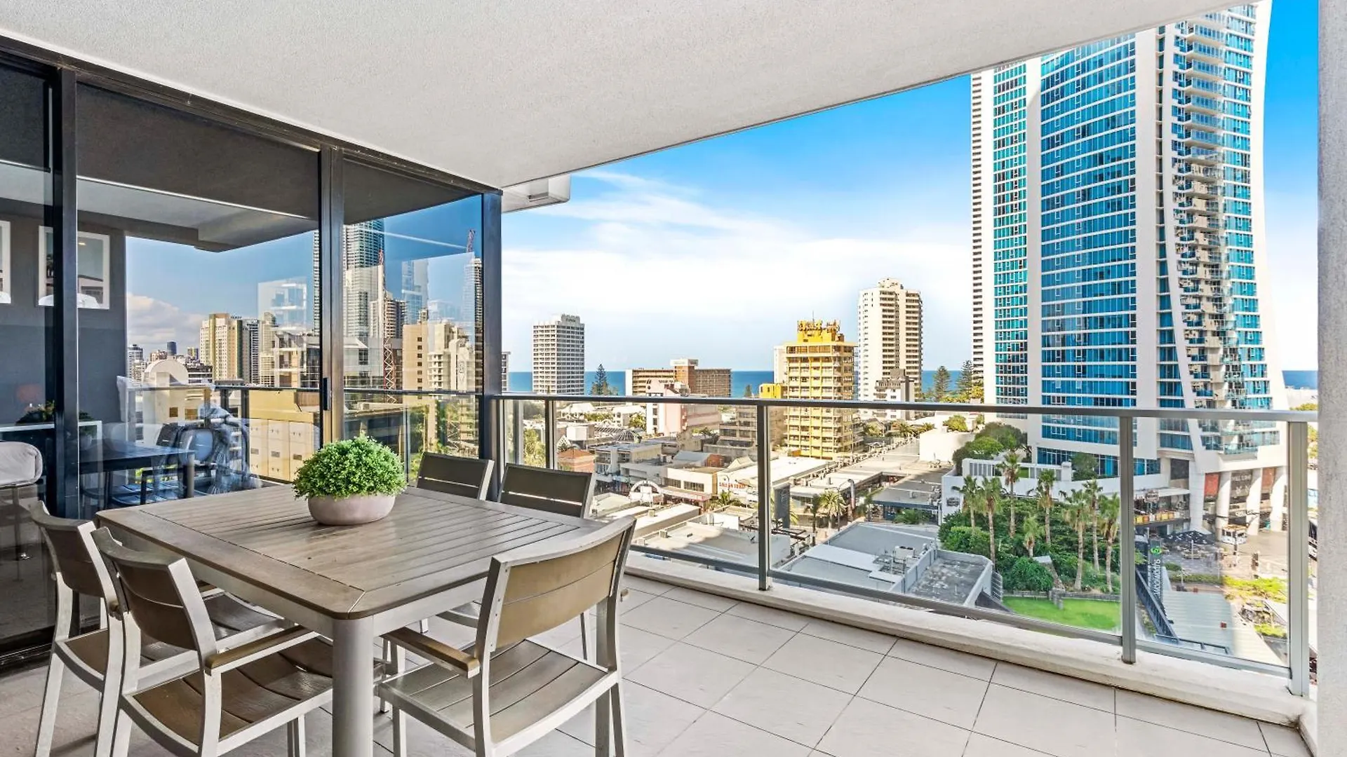 Two Bedroom Self Contained - Circle On Cavill - Privately Managed Apartment