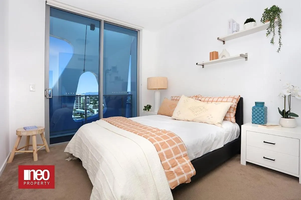 Penthouse Beachside Apartment *