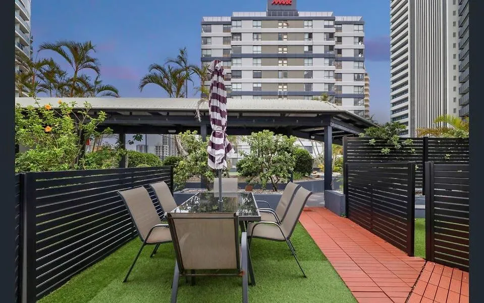 Apartment Surfers Paradise