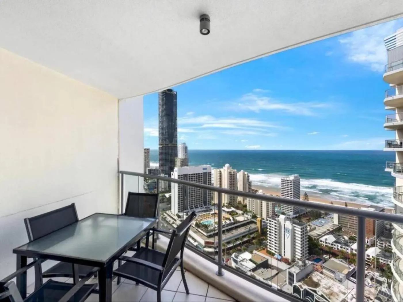 Apartament Cloud9 At Chevron Towers *