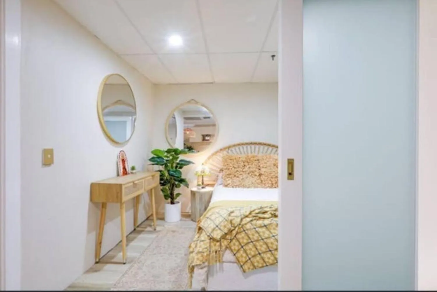 Elegant Oceanview Apartment
