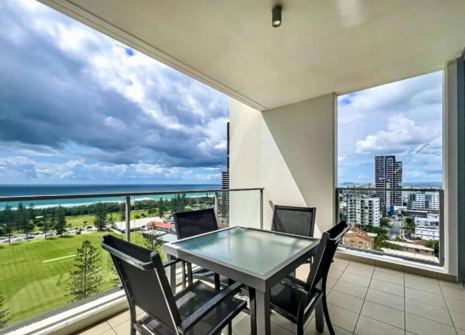 Apartment Ocean Whisper Broadbeach