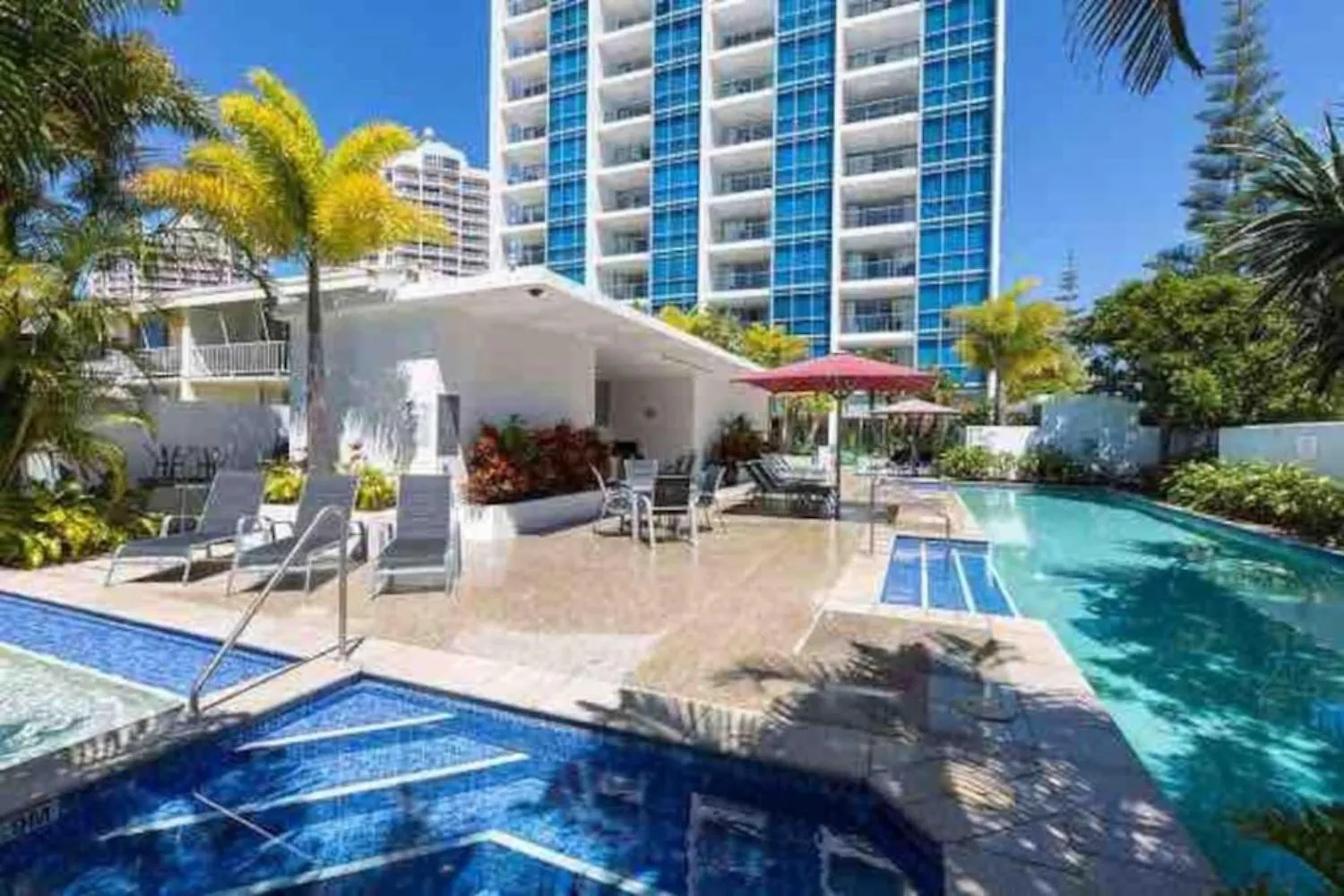 Ocean Whisper Broadbeach Apartment *