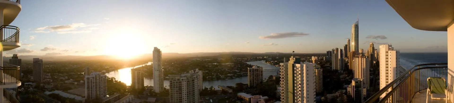 Apartman Panoramic Views Surfers-chevron. *