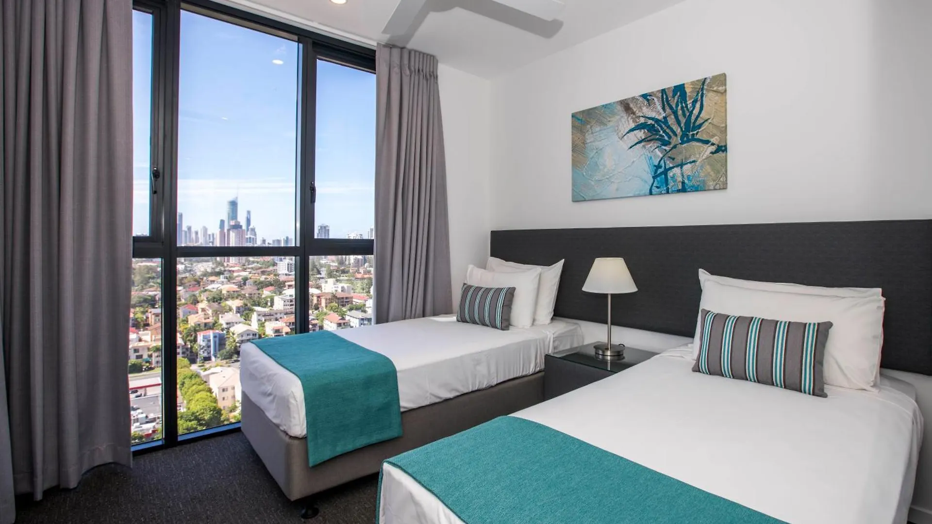 Synergy Broadbeach - Official Aparthotel