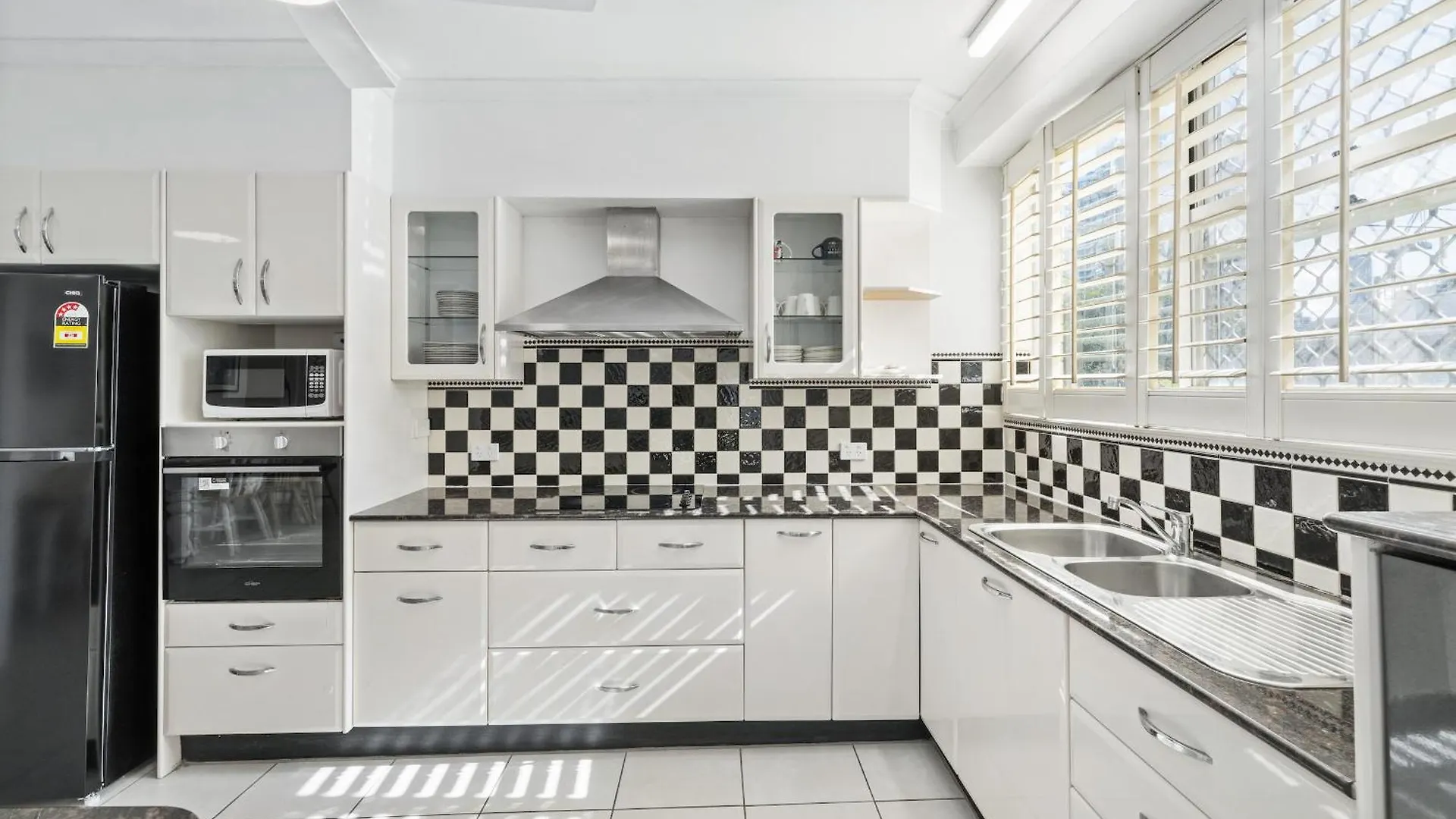 4bed2bath Ocean Breeze Getaway - Pacific St Gem Apartment