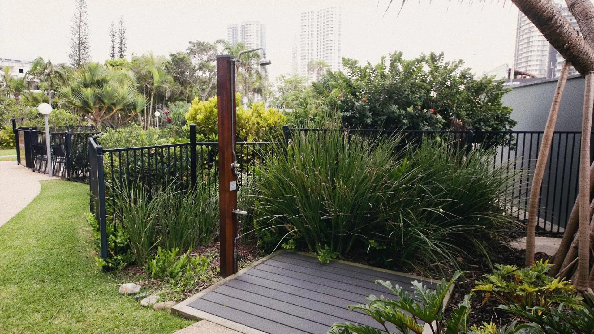 Apartment High Level Spacious Ocean View At Surfers *