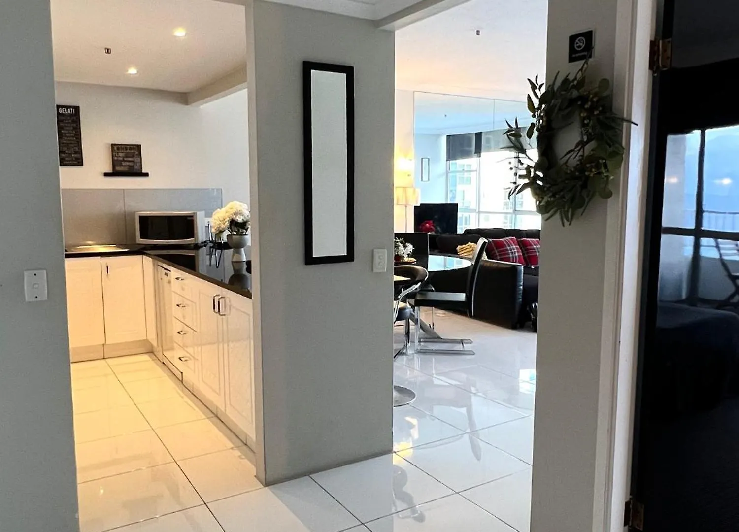 Apartment High Level Spacious Ocean View At Surfers *