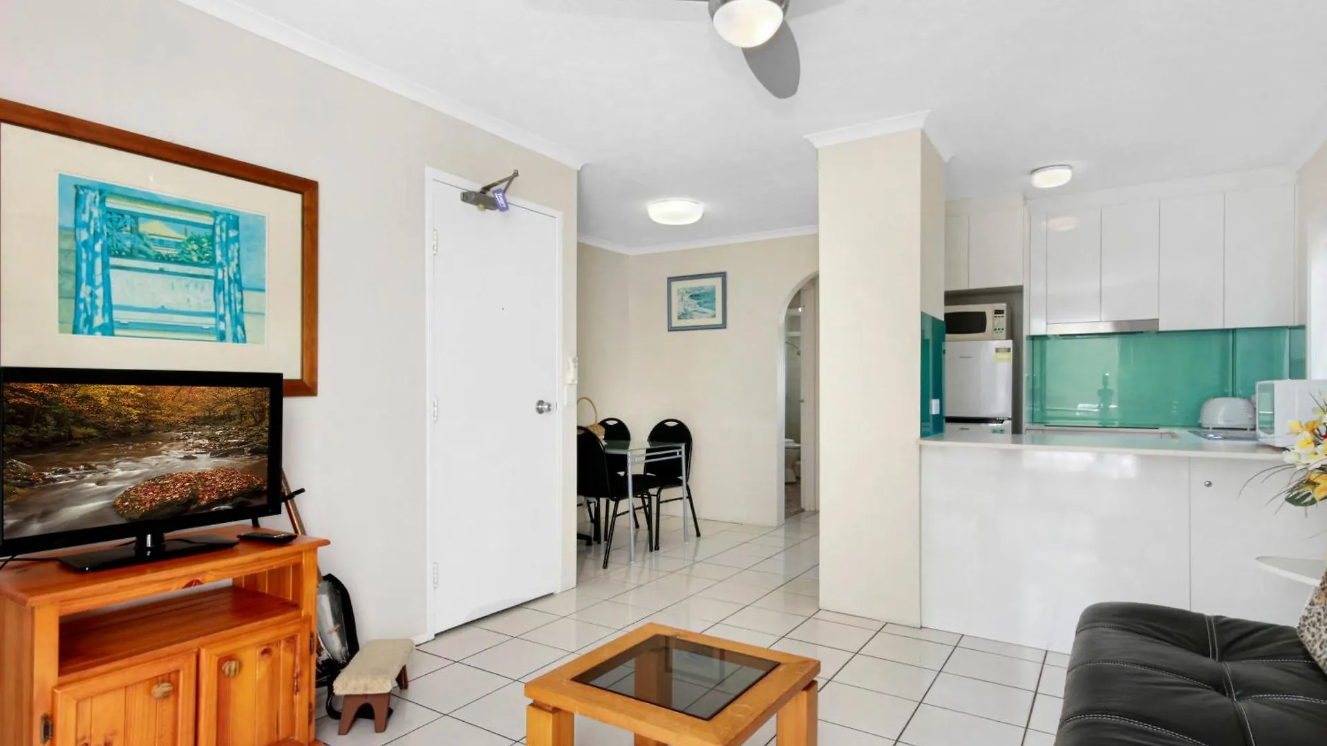 Superb 1 Bedroom Near The